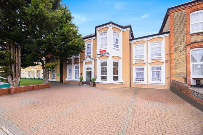 Arinza Hotel, London Ilford, 