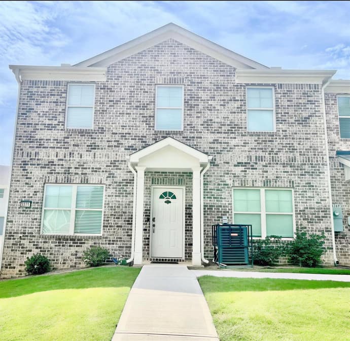 The Aristocrat's Abode, 