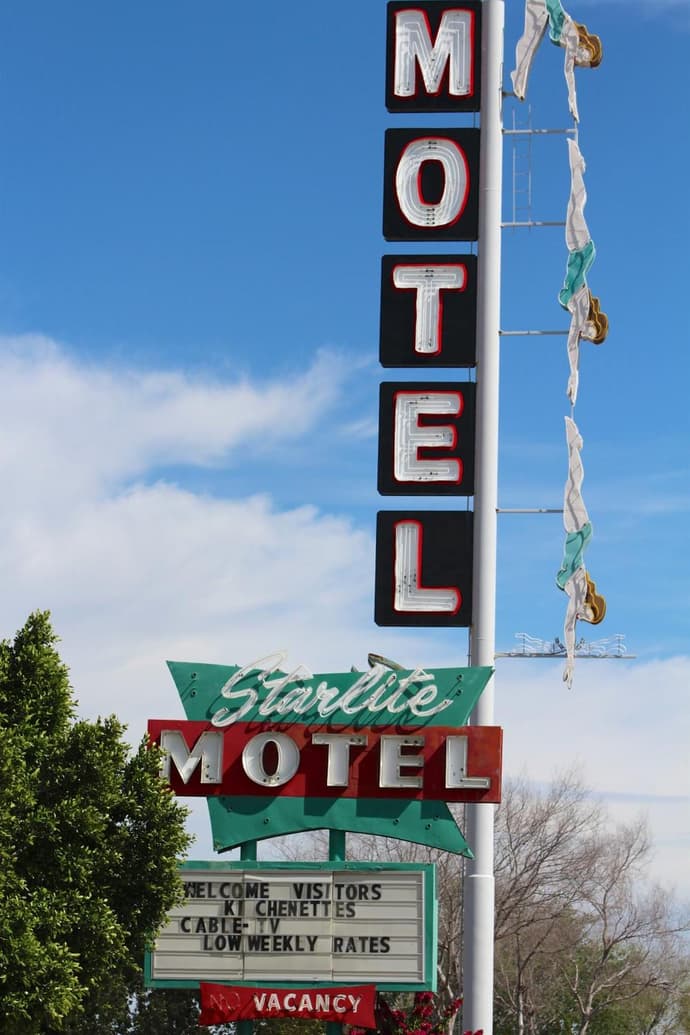 Starlite Motel, 