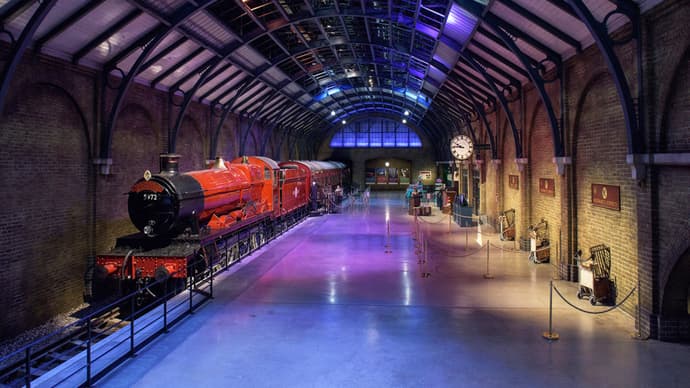 Harry Potter in a 3* Hotel: Big Magic on a Small Budget (ENHPILS2N)