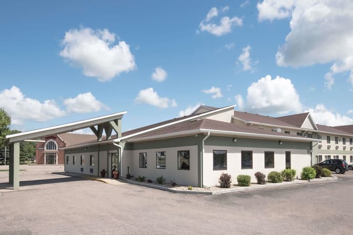 Days Inn By Wyndham Watertown, 