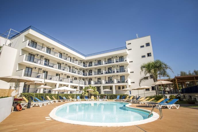 Ticho's Greenblu Hotel - GATTINONI, Piscina all'aperto