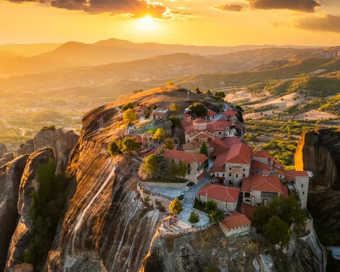 EURORIENTE: ATHENS, METEORA AND THE SARONIC ISLANDS 7 Days 