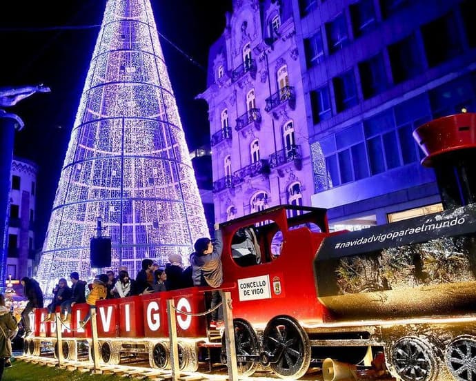 #PUEBLOSMÁGICOSNAVIDEÑOS ESCAPADA NAVIDEÑA A VIGO: LUCES, SABORES Y RELAX EN 3 DÍAS MÁGICOS