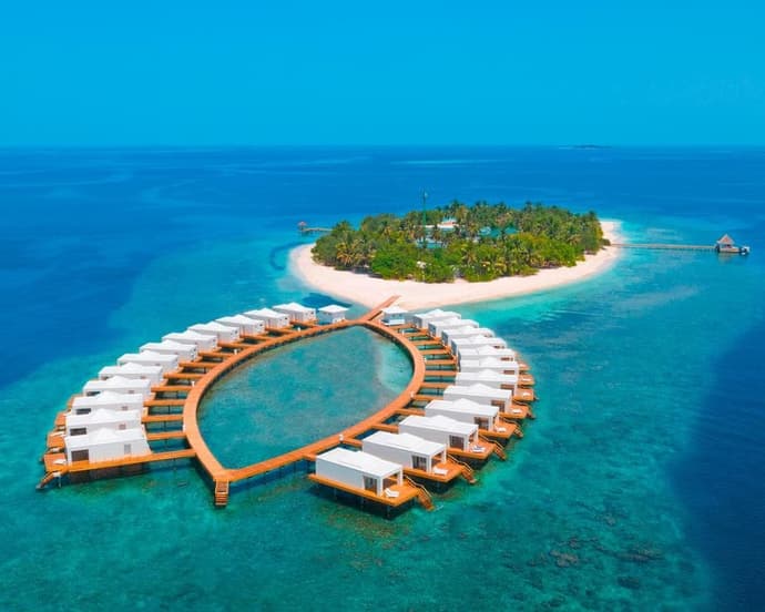 MALDIVE: SEACLUB SANDIES BATHALA RESORT 