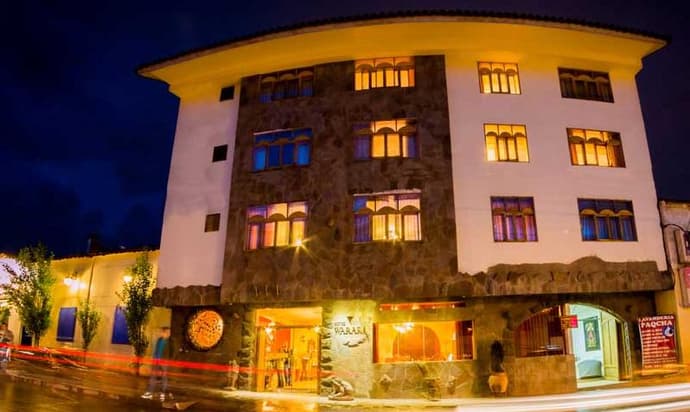HOTEL WARARI, 