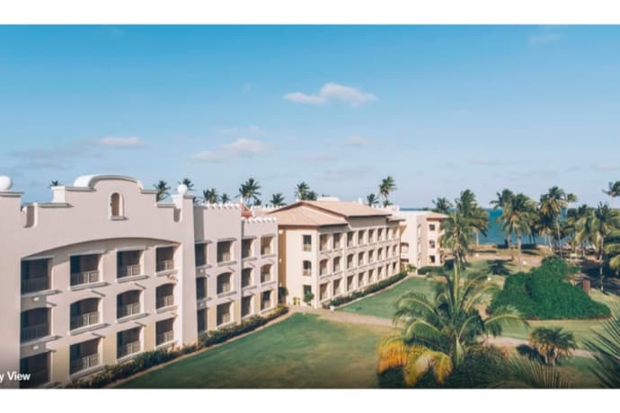 Iberostar Waves Bahia, General view