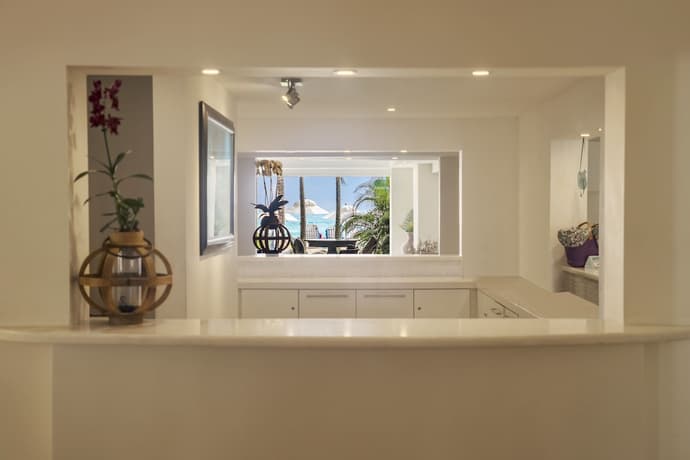 OLD102-Sugar Bay - GATTINONI, Reception