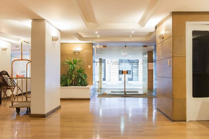 Loi Suites Esmeralda, GEN