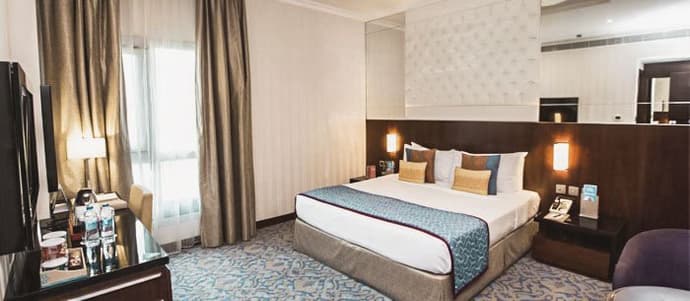 Raviz Center Point Dubai Hotel, 