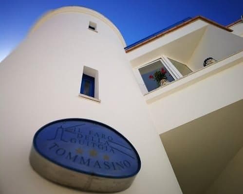 Hotel Il Faro Della Guitgia Tommasino, 