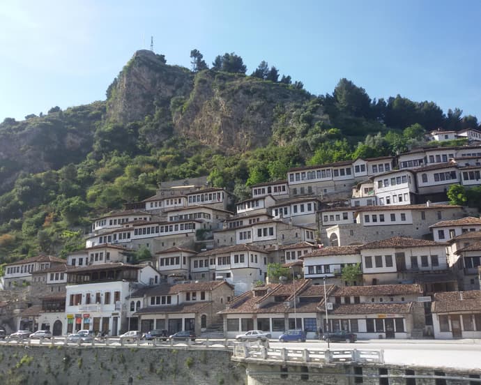 GRAN ALBANIA CON ATENAS