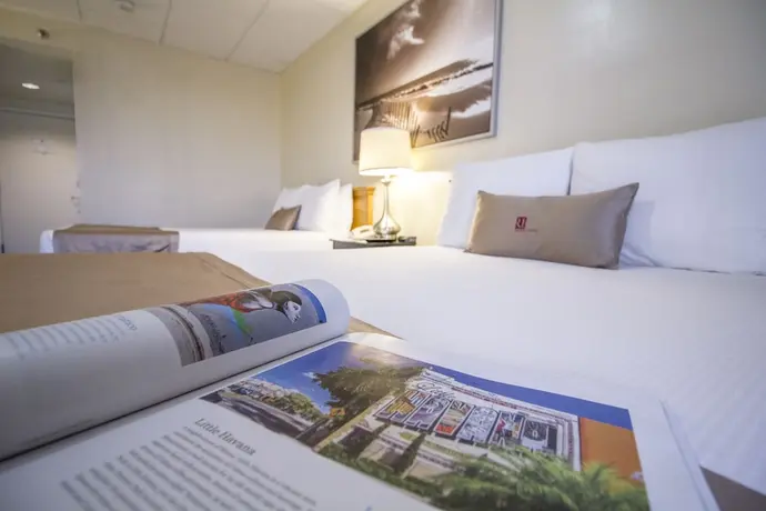 Regency Miami Airport, Imagen destacada