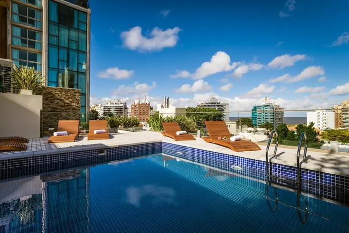 Own Montevideo, Primary image
