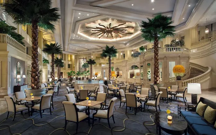 The Peninsula Manila, Primary image