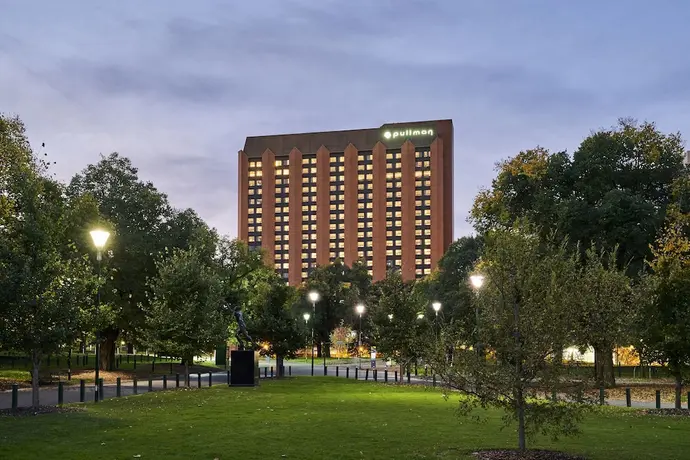 Pullman Melbourne on the Park, Primary image