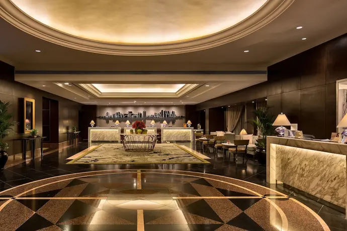 Diamond Hotel Philippines, Lobby