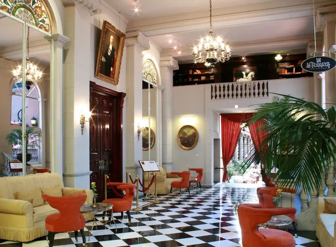 Geneve Ciudad de México, Primary image