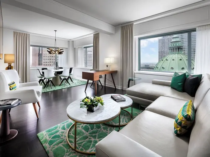 Fairmont The Queen Elizabeth, Primary image