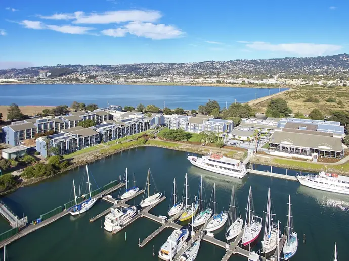 DoubleTree by Hilton Hotel Berkeley Marina, Primary image