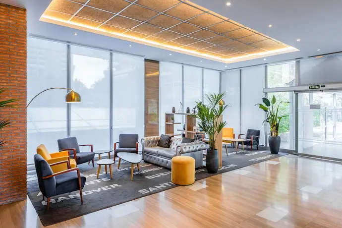 Hotel Madrid Chamartín Affiliated by Meliá, Lobby