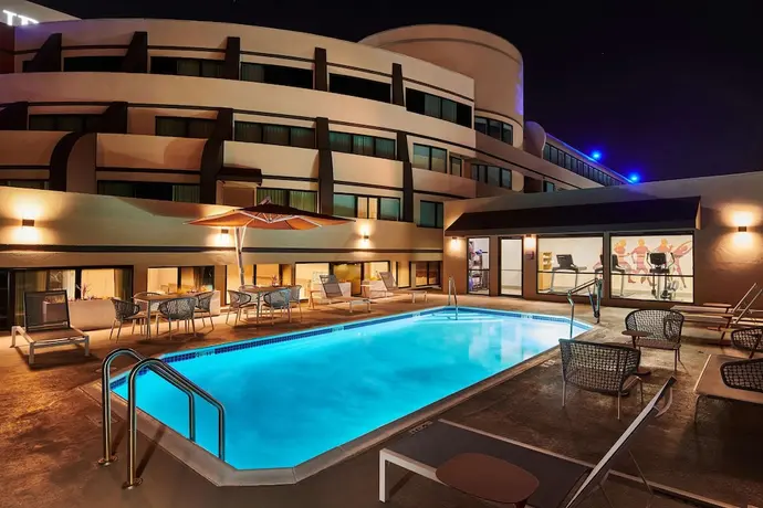 DoubleTree by Hilton Fullerton, Primary image