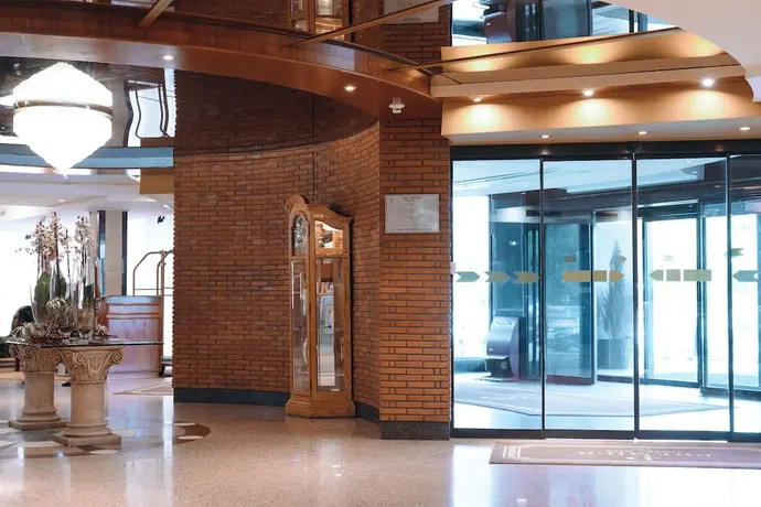 Premier Hotel Rus, Interior entrance