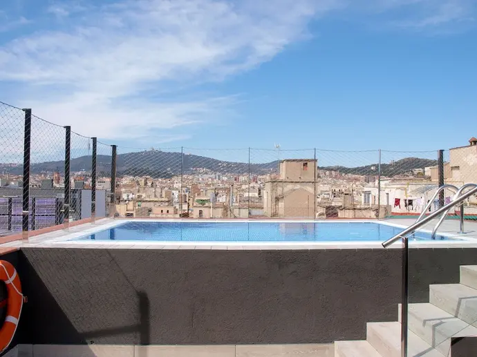 Catalonia Gracia, Primary image
