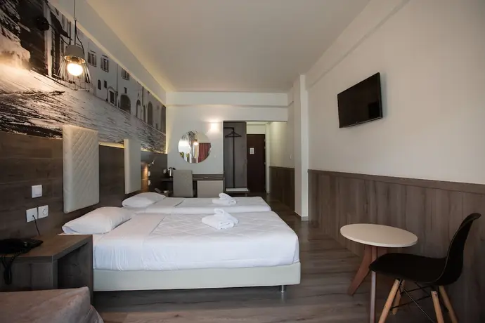 Metropolitan Hotel, Primary image