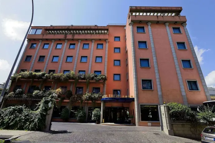 Grand Hotel Tiberio, Primary image