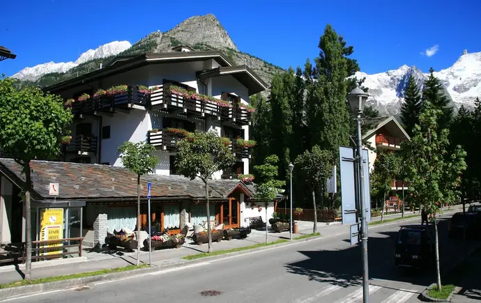 Hotel Les Jumeaux Courmayeur, Primary image
