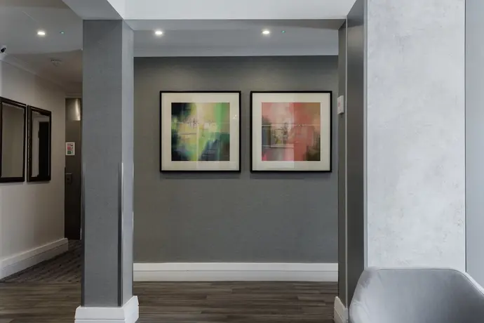 Blandford Hotel, Interior entrance