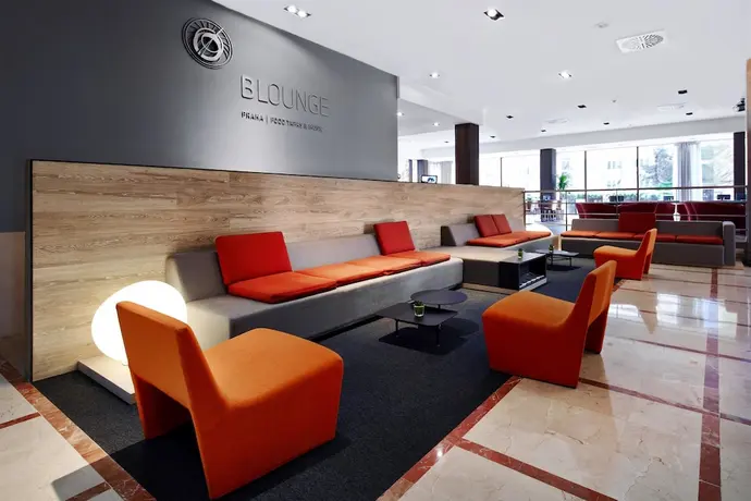 Occidental Praha, Lobby