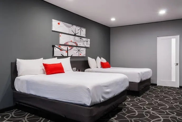 Astro Pasadena Hotel, Primary image
