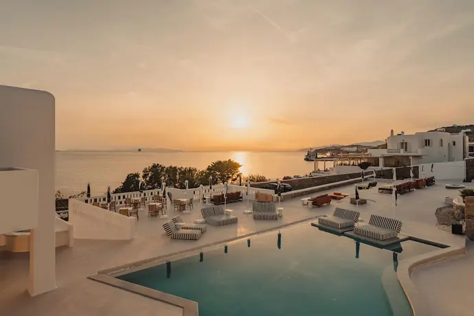 Croco Mykonos, Primary image