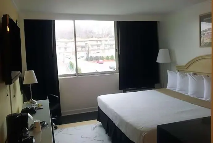Ramada by Wyndham North Bergen, Primary image