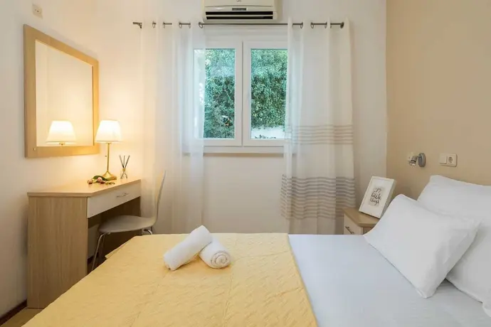 Lavica seaside apartments, Room