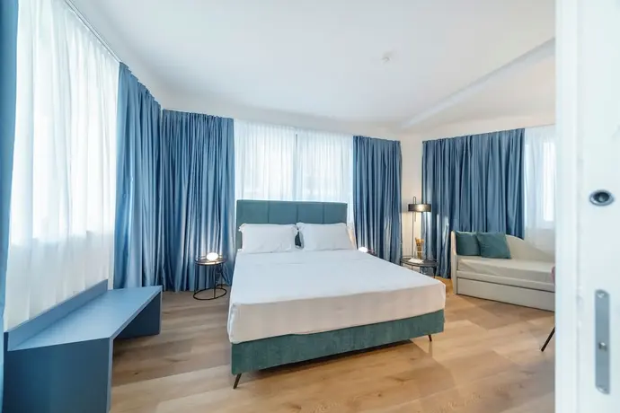 BISCARDI HOTEL, Primary image