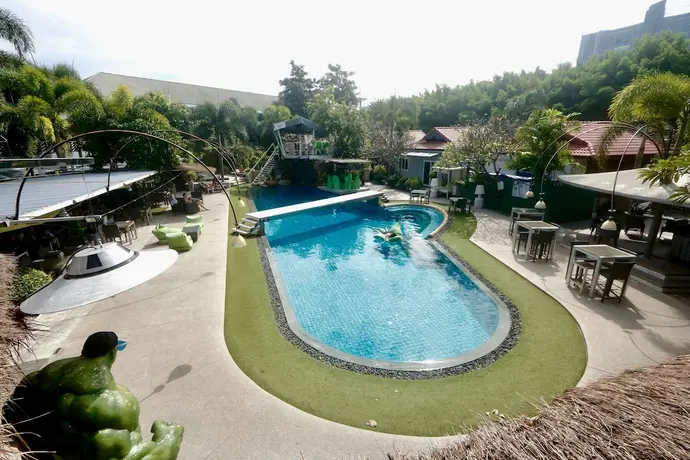 Momento Resort, Primary image