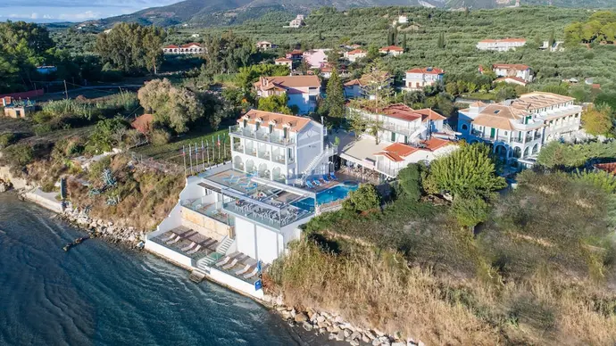 Denise Beach Hotel, Primary image
