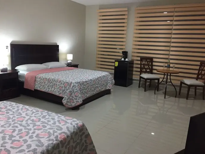 Galapagos Dreams, Room