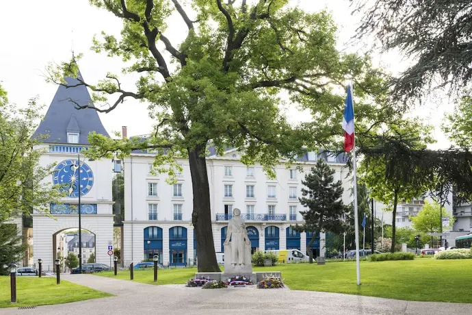 Plessis Grand Hôtel, Primary image