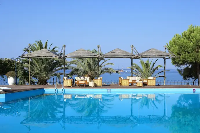 Kamari Beach Hotel, Primary image