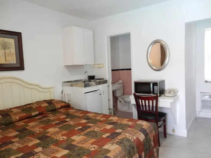 Shell Motel, Room