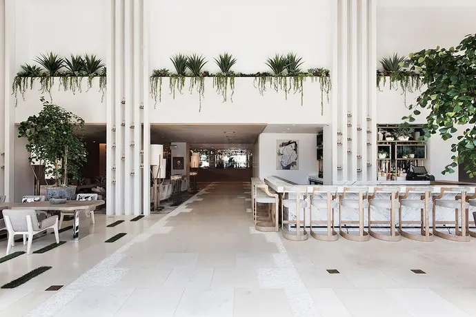 Dream Hollywood, by Hyatt, Interior entrance