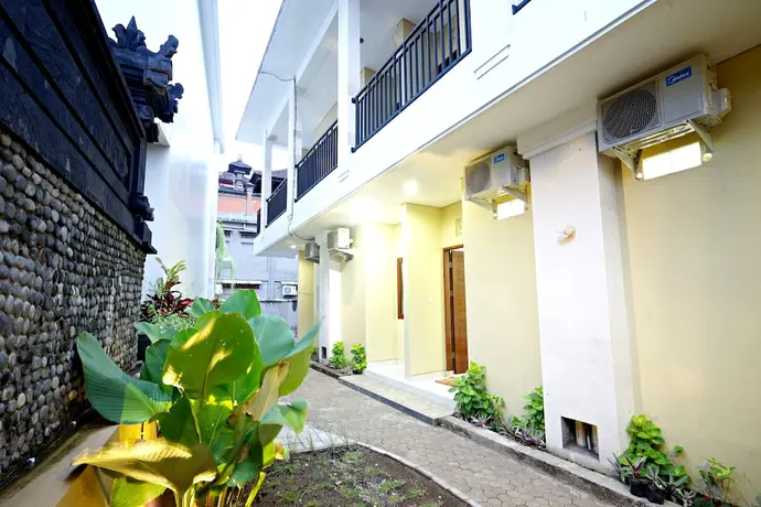 D'Pande, Primary image