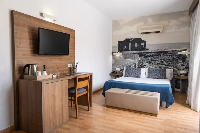 Hotel Adonis Plaza, Primary image
