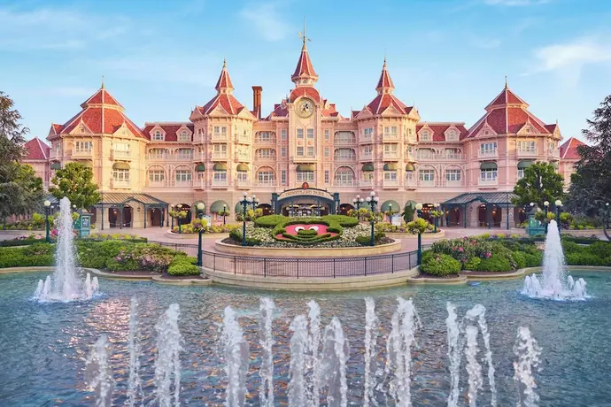 Disneyland® Hotel, Primary image