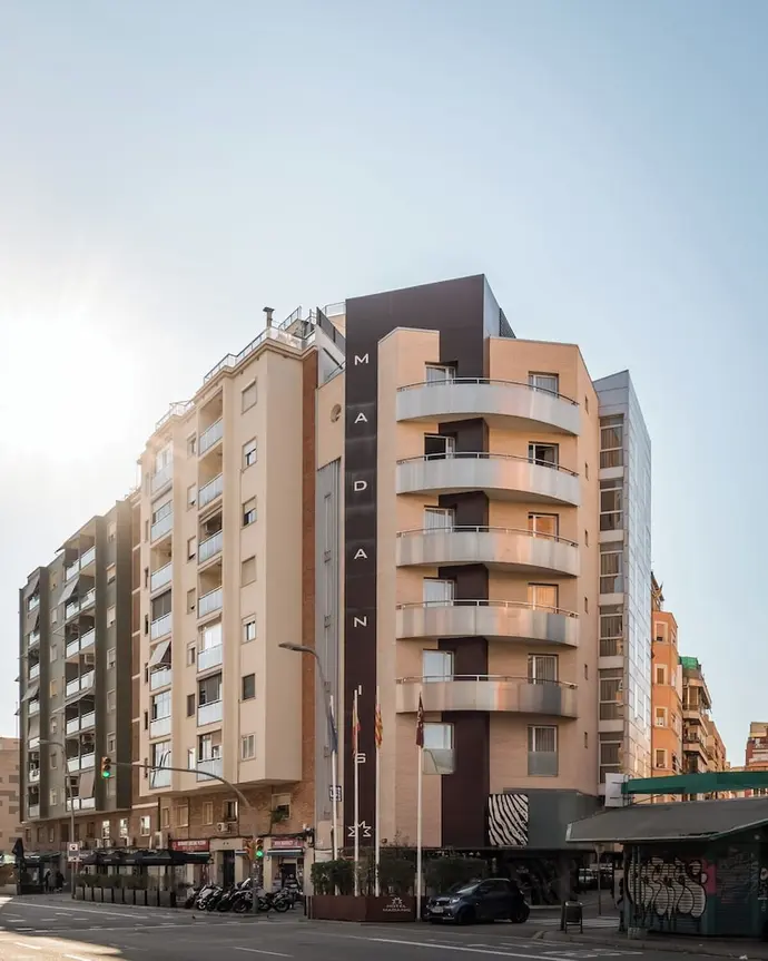 Hotel Madanis, Primary image