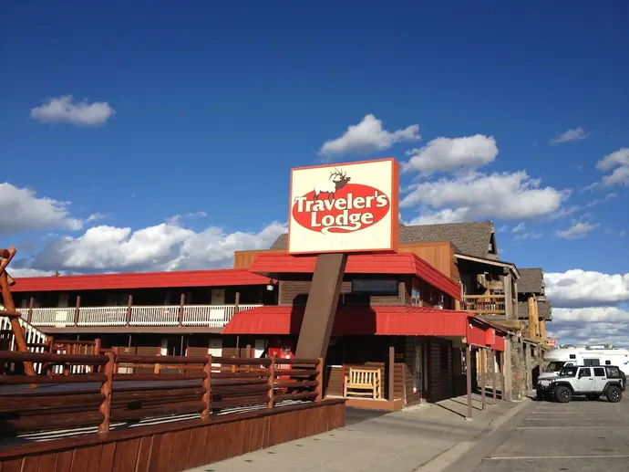 Traveler's Lodge, Primary image